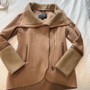 Mackage Coat. Wool 100%. With leather trims.